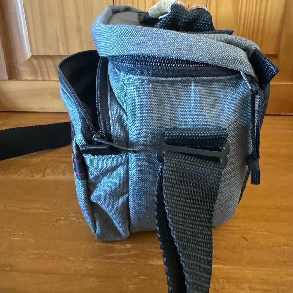 🔆VINTAGE 📸 BUNDLE: Tamrac Camera Bag, Nikon Speedlight SB-28DX, & Camera Strap